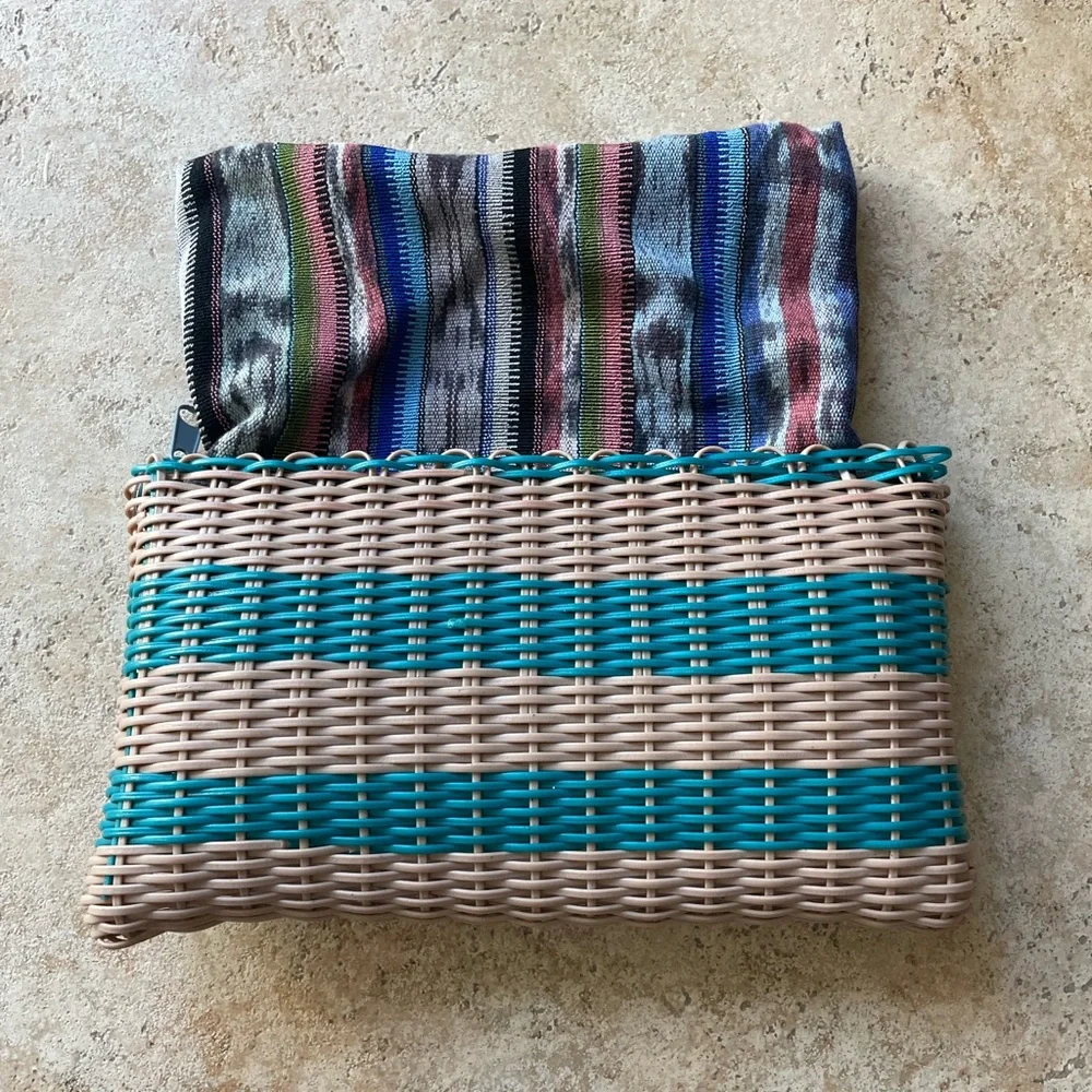 Guatemala Plastic Woven Clutch